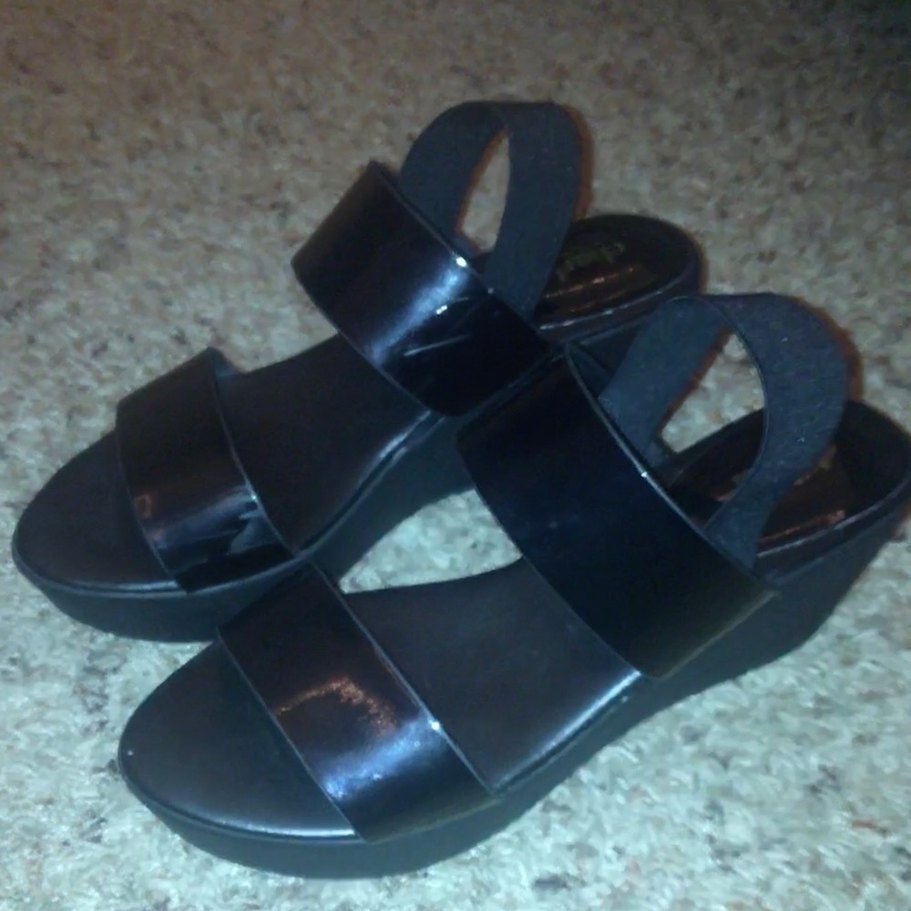 Black sandal flatforms
